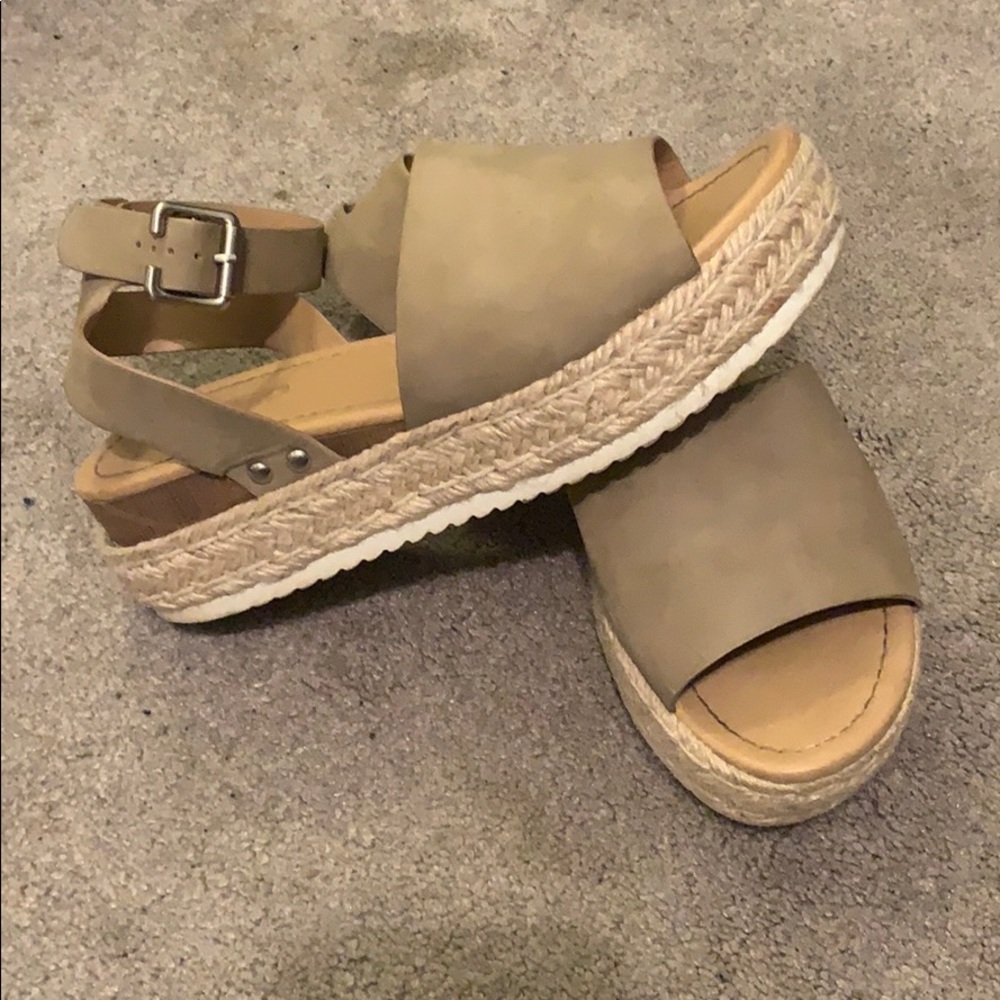 ankle strap sandals!